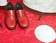 scarpe del papa benedetto prada disegnatore|Le scarpe rosse di Papa Benedetto XVI: il ricordo in .